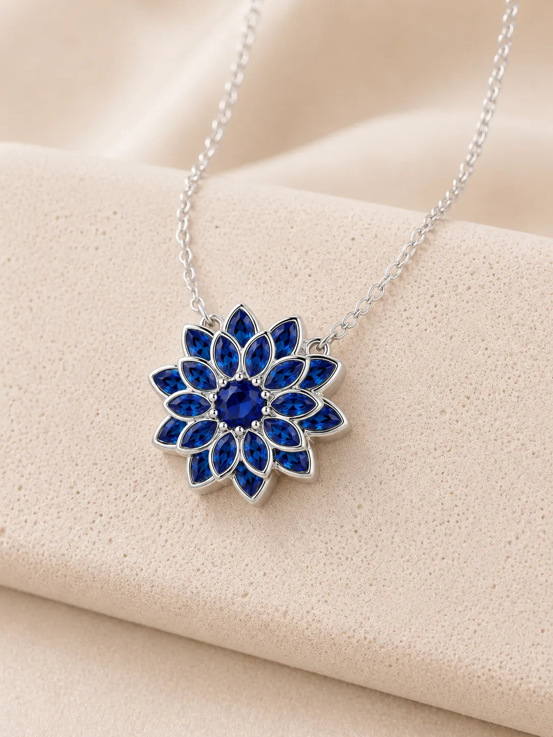 Mavi Lotus Zirkon Taşlı 925 Ayar Gümüş Kolye